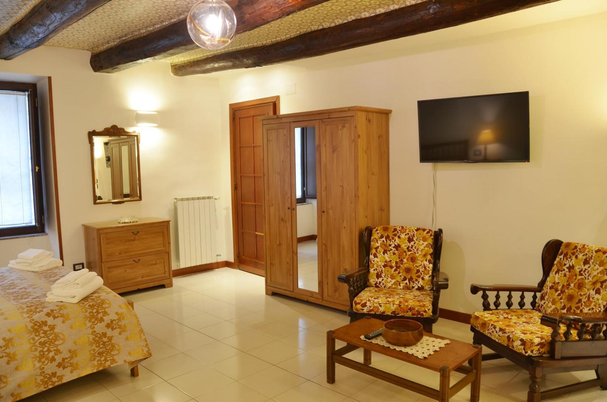 Отель Casa Cesira Incentro Неаполь Экстерьер фото