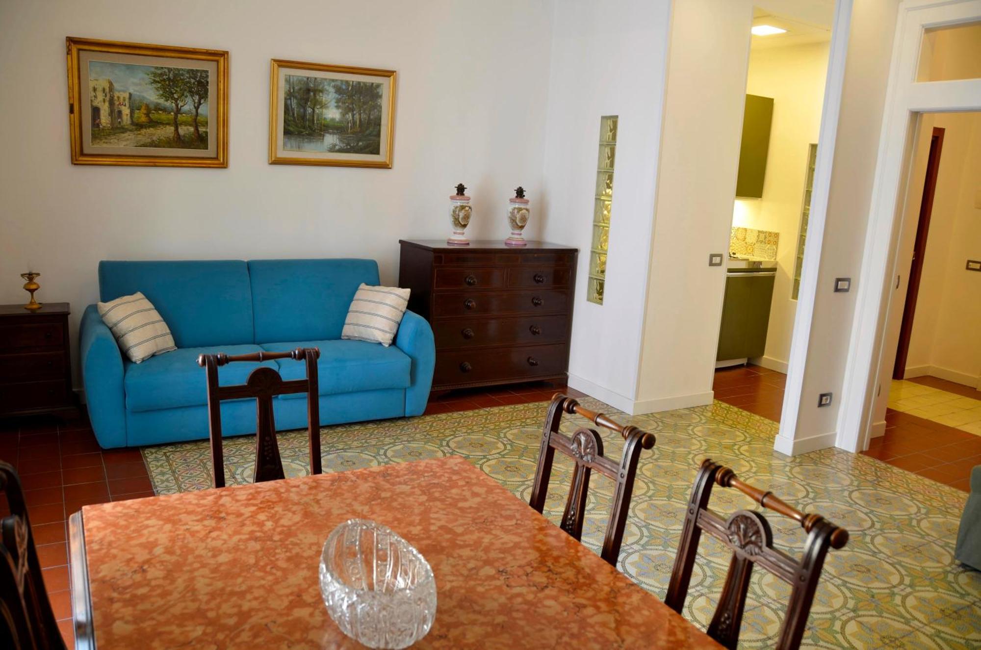Отель Casa Cesira Incentro Неаполь Экстерьер фото